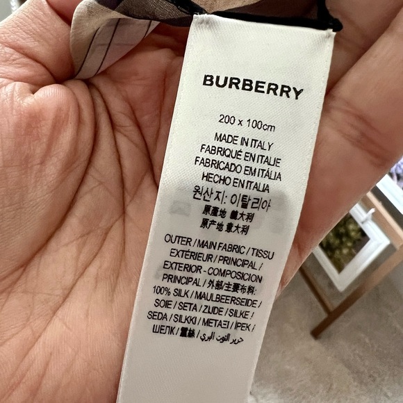 Burberry plaid light pink silk scarf, new. - Picture 4 of 10